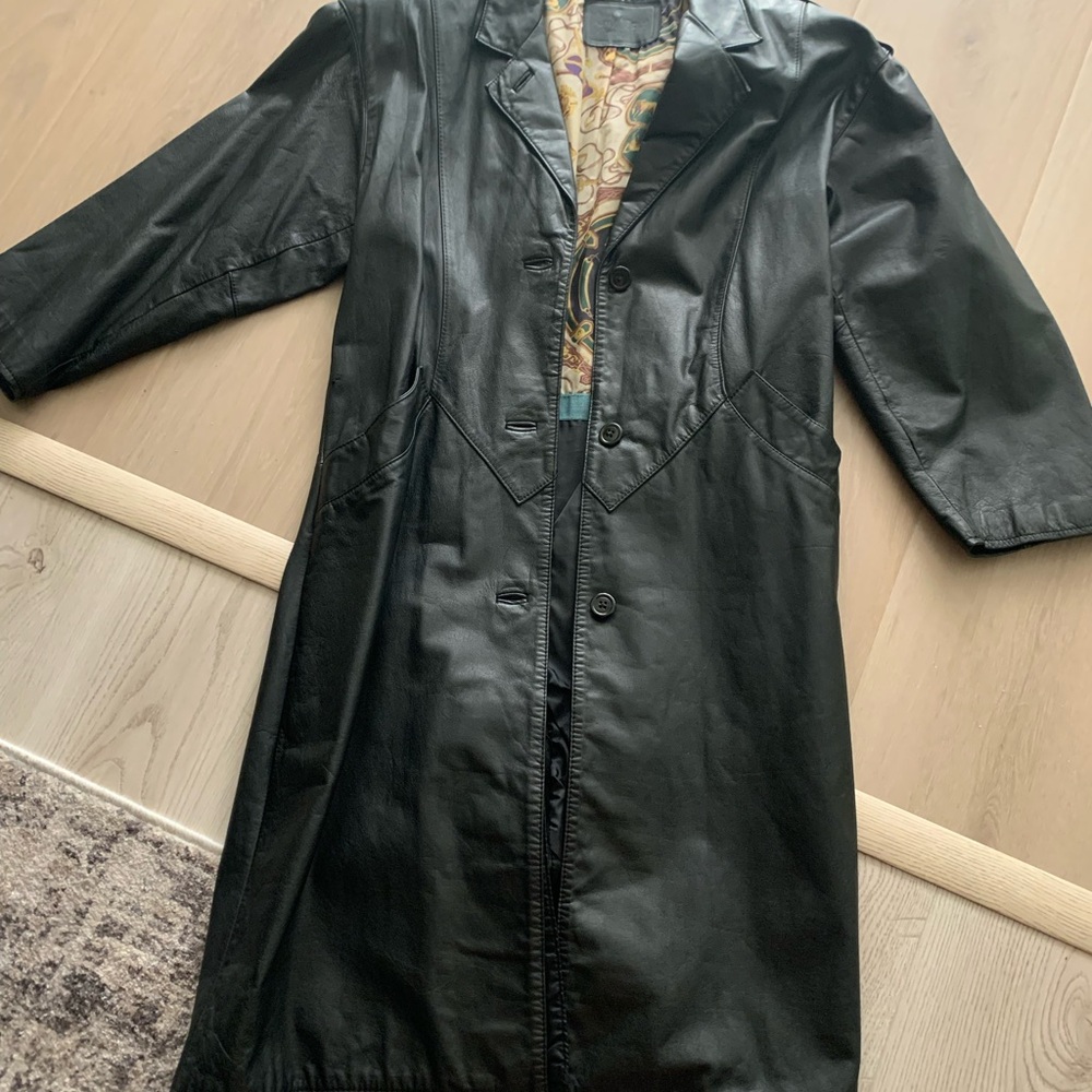 Hunt Club Size Small Long Leather Coat with 2 Pockets-Excellent Shape.